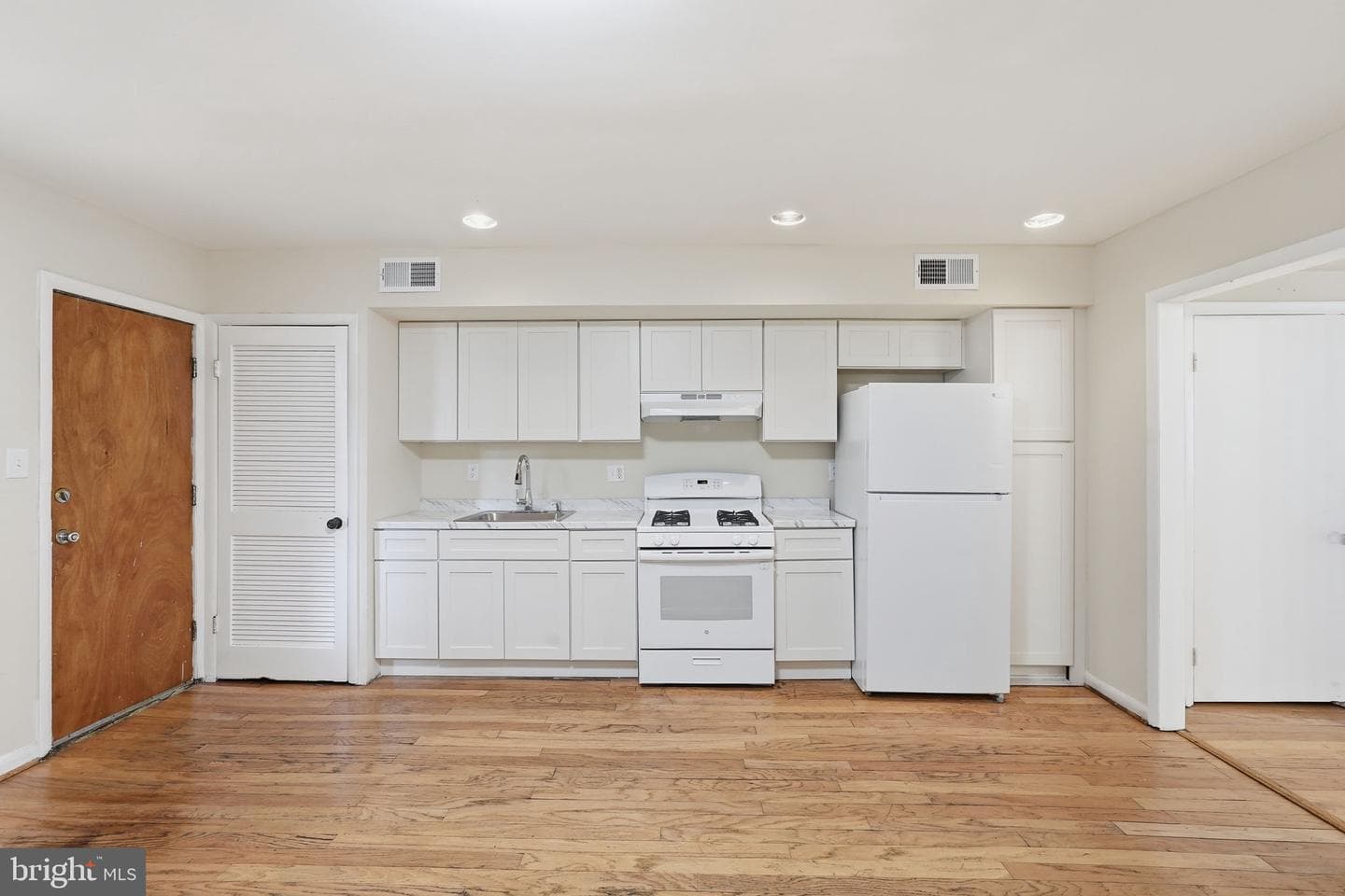 1235 16th Street NE photo 8