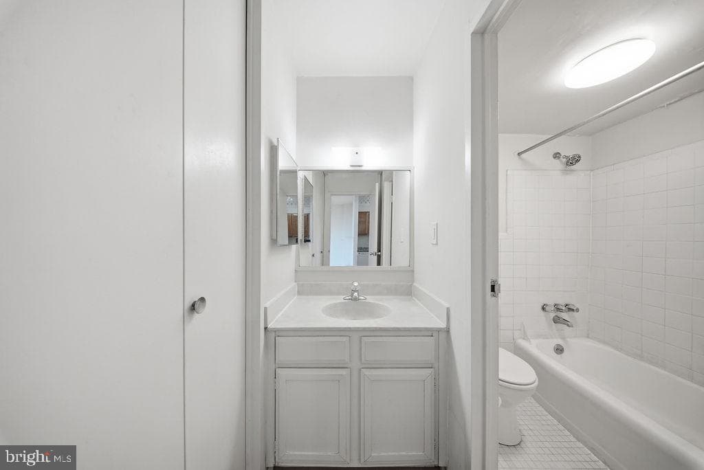 2800 Wisconsin Avenue NW #709 photo 7