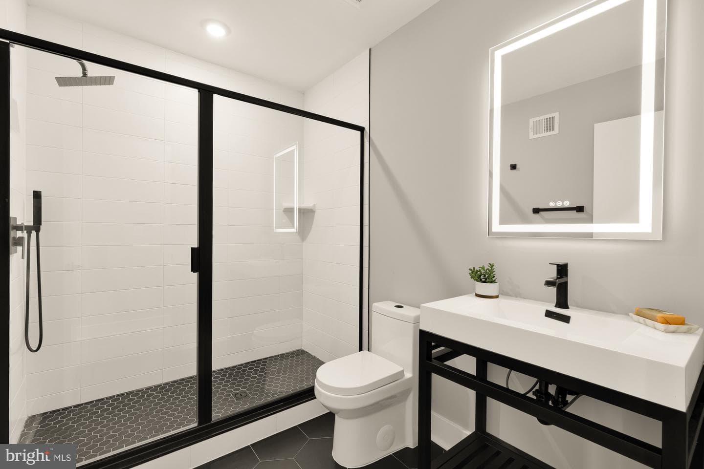26 Todd Place NE #2 photo 24