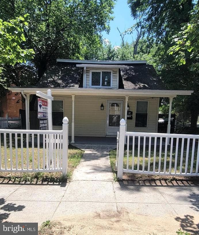 117 Yuma Street SE photo 3