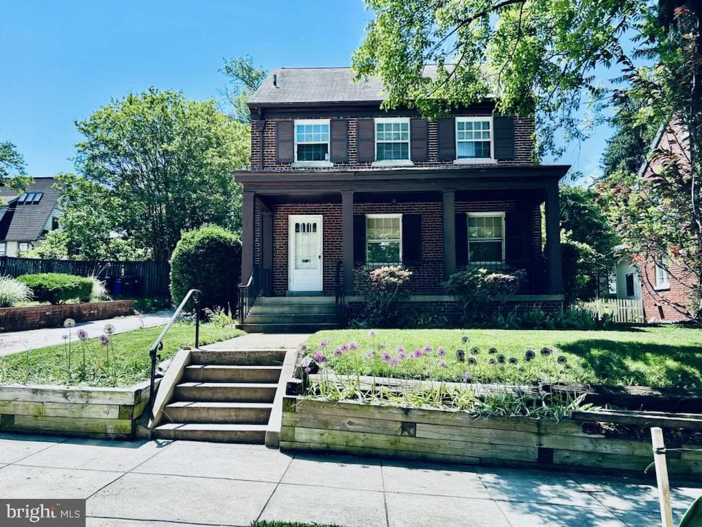 1414 Juniper NW photo 1