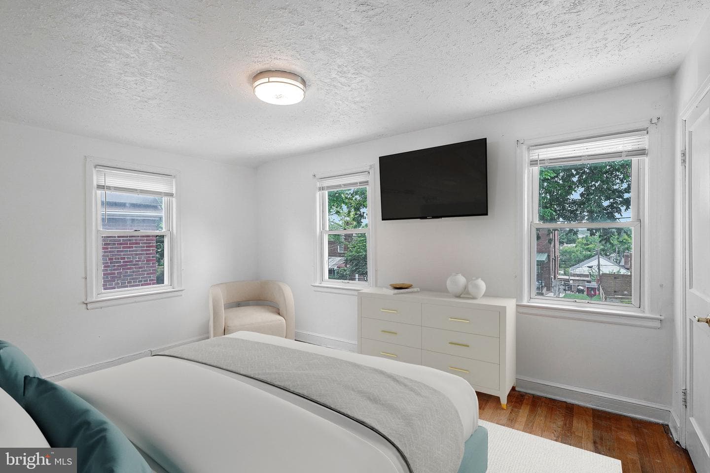 344 Oneida Street NE photo 13