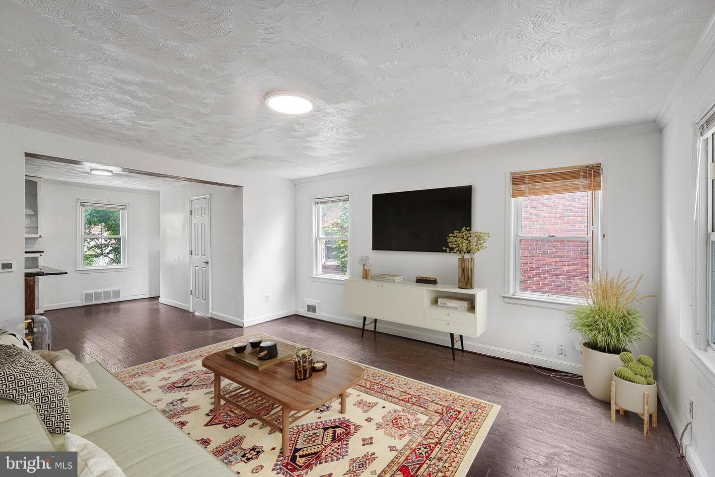 344 Oneida Street NE photo 3