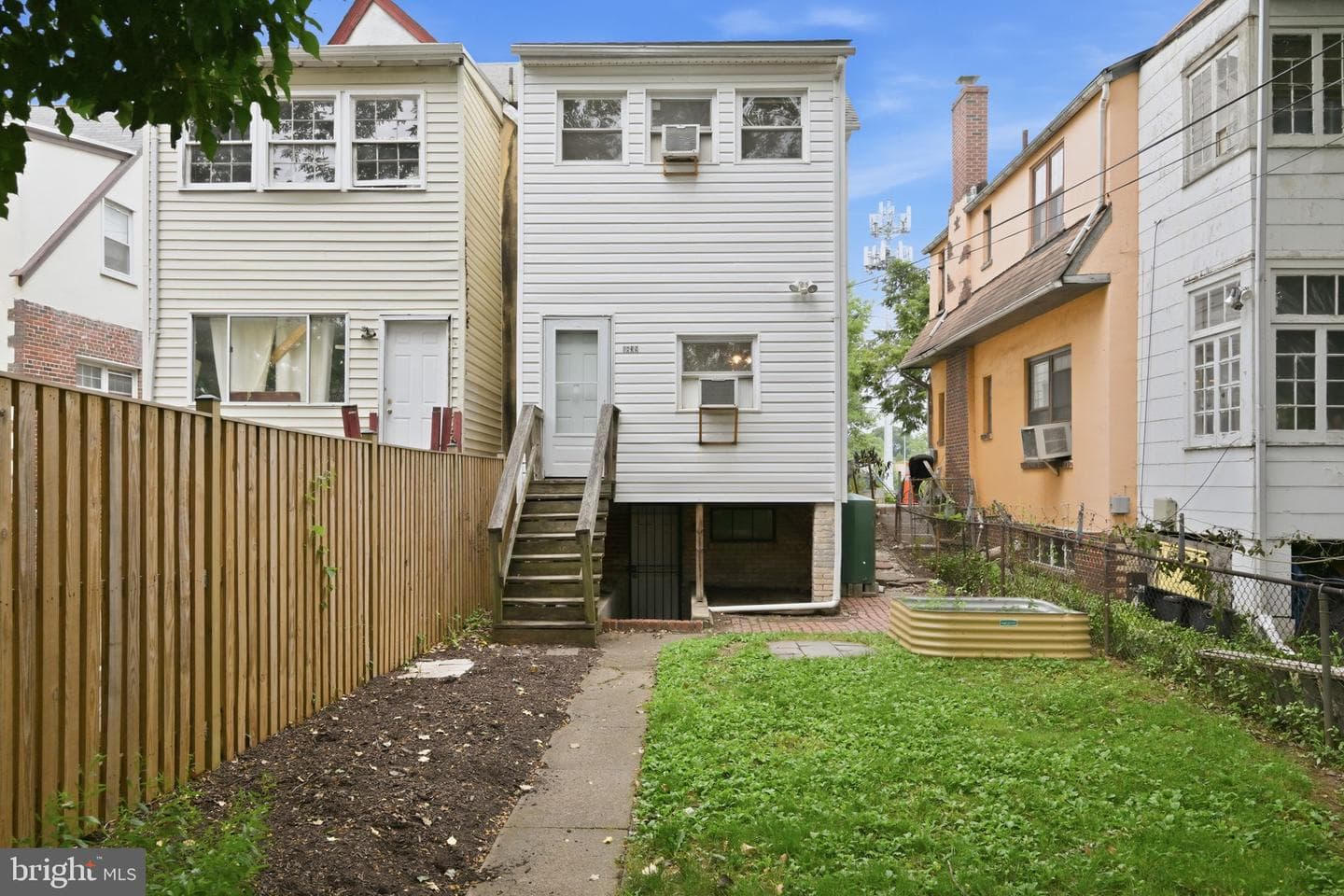 1839 Otis Street NE photo 18