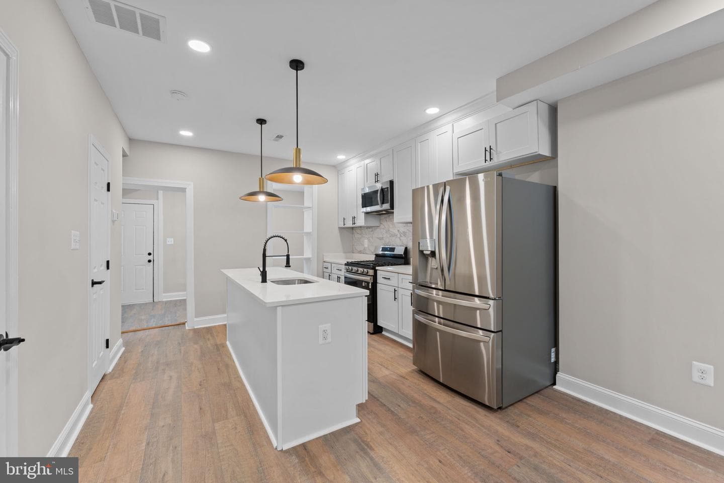 1339 Ridge Place SE photo 5