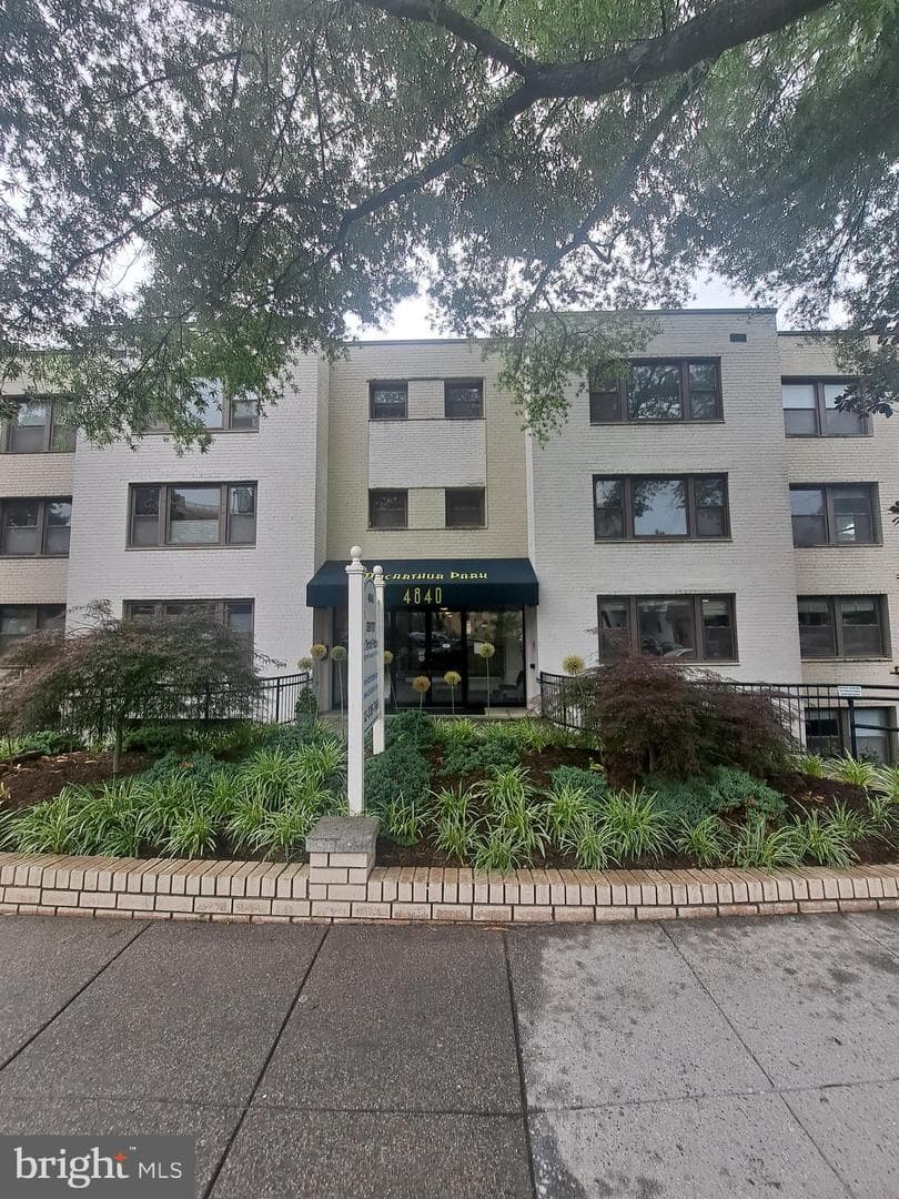 4840 Macarthur Boulevard NW #307 photo 3