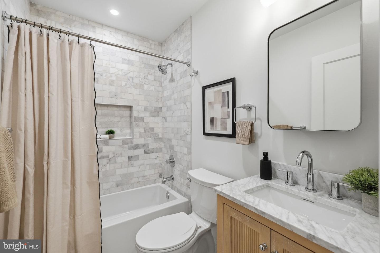 413 Hamilton Street NW photo 24