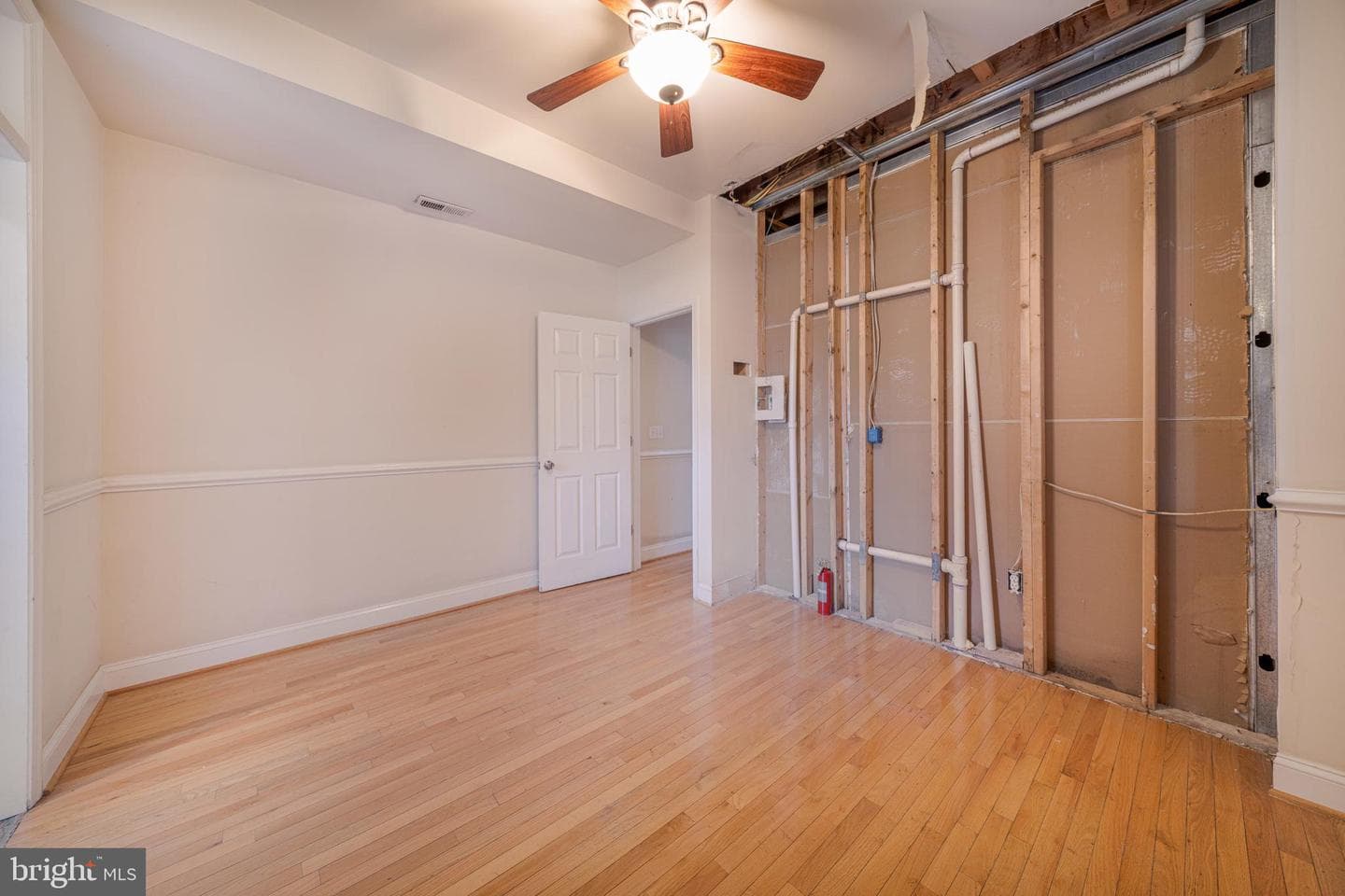 1371 Monroe NW photo 23