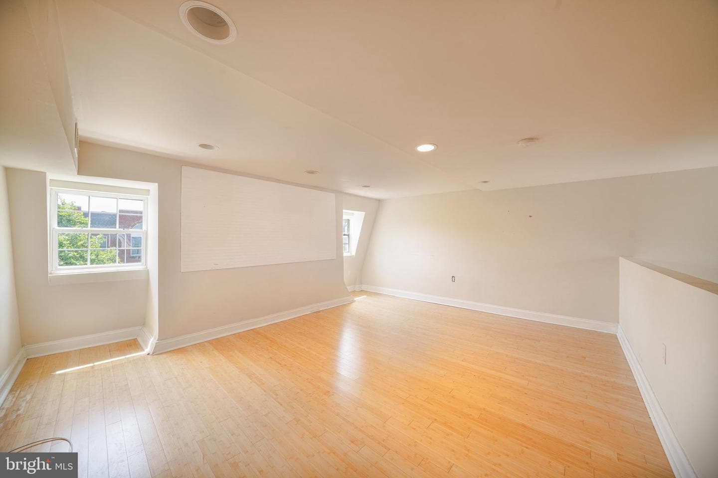1371 Monroe NW photo 72