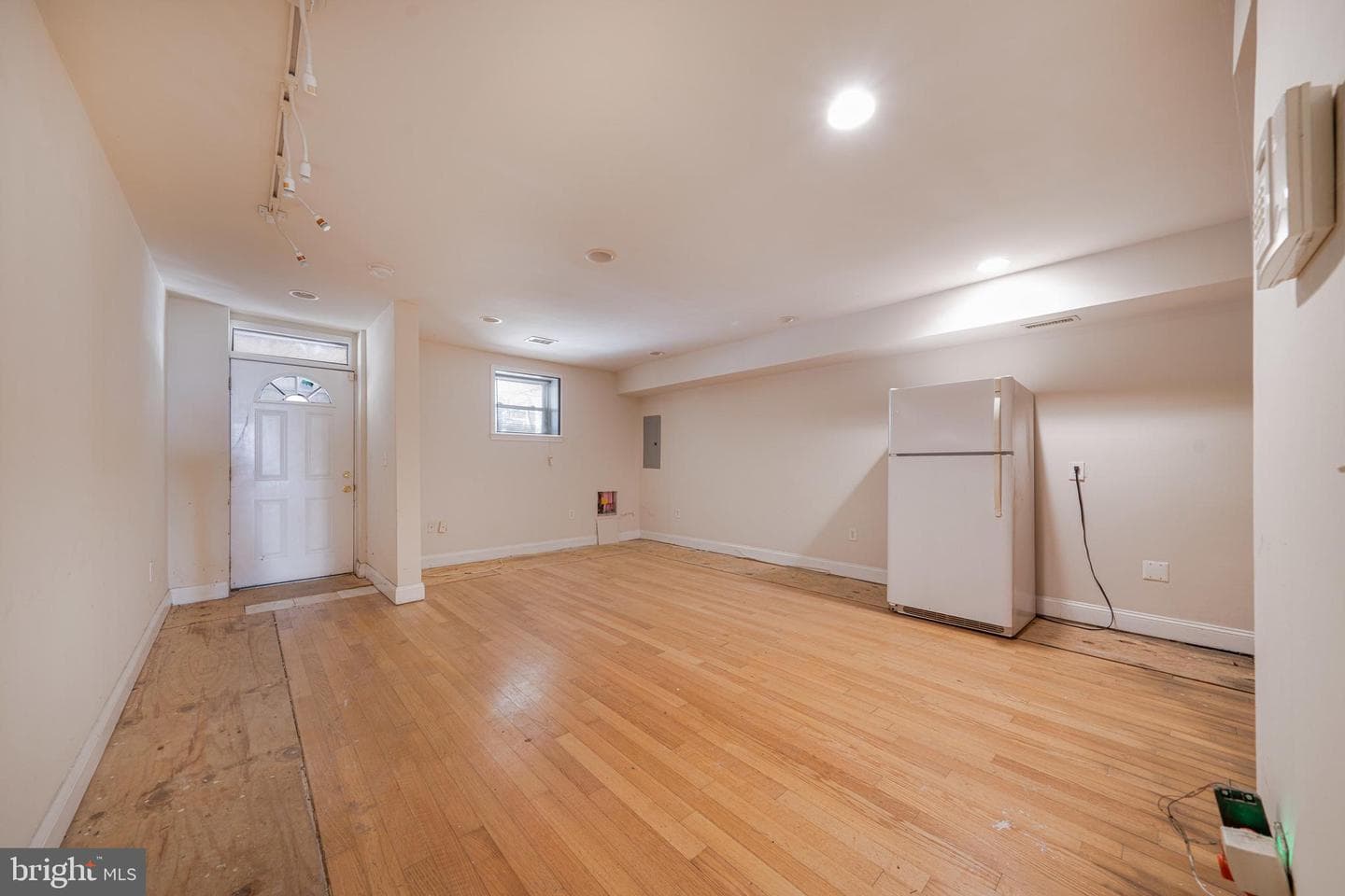 1371 Monroe NW photo 85