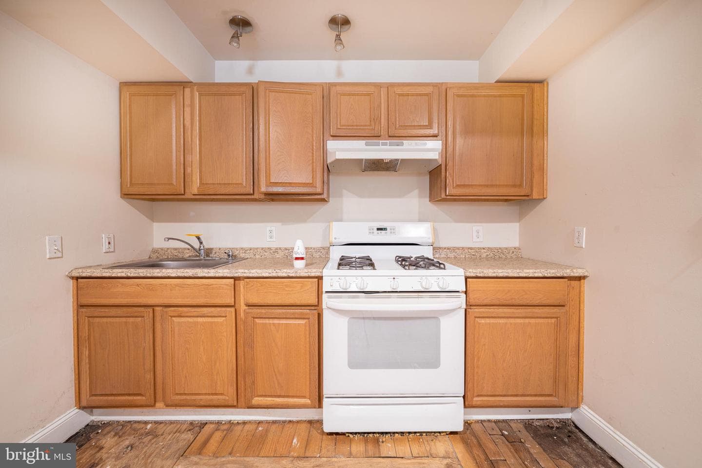 1371 Monroe NW photo 87