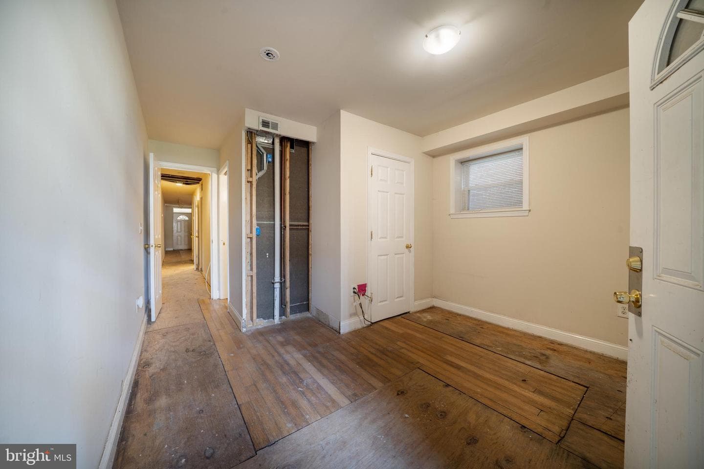 1371 Monroe NW photo 95