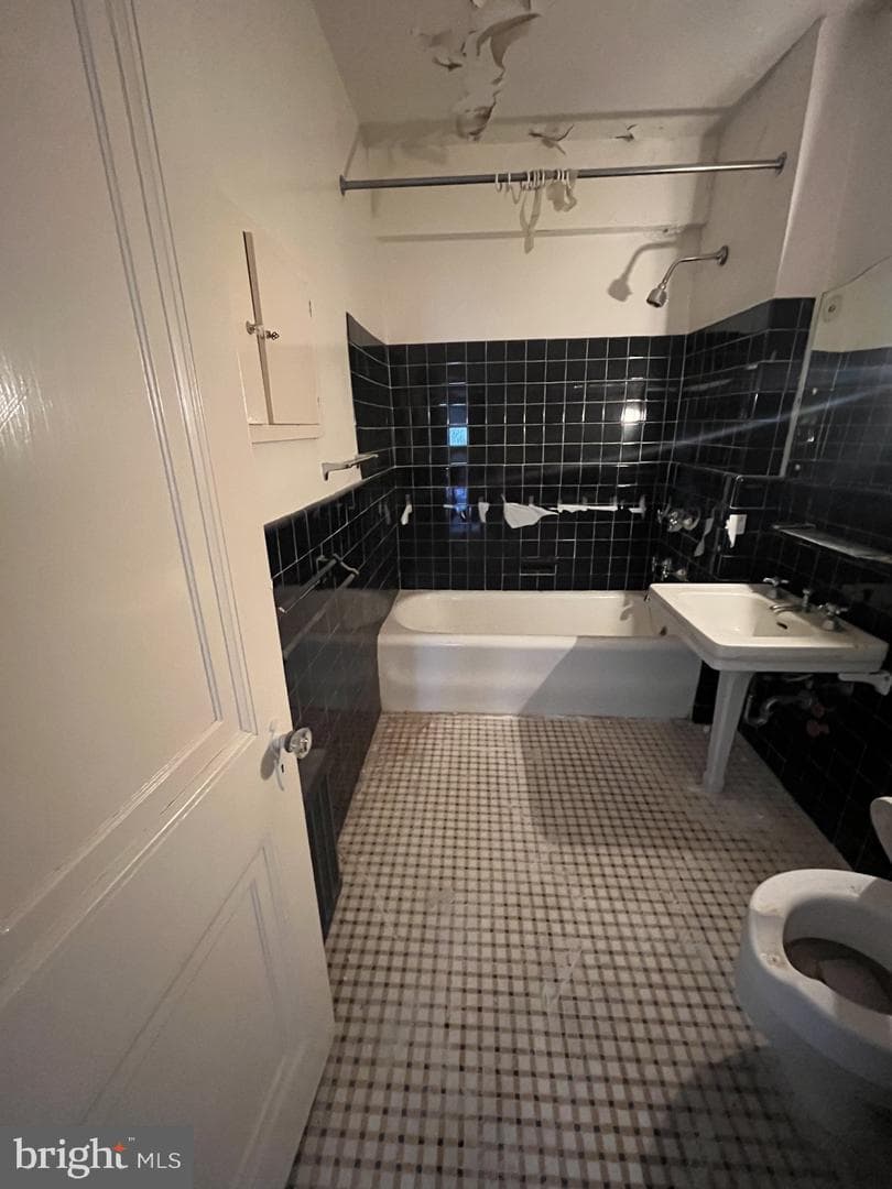4000 Cathedral Avenue NW #608-B photo 10