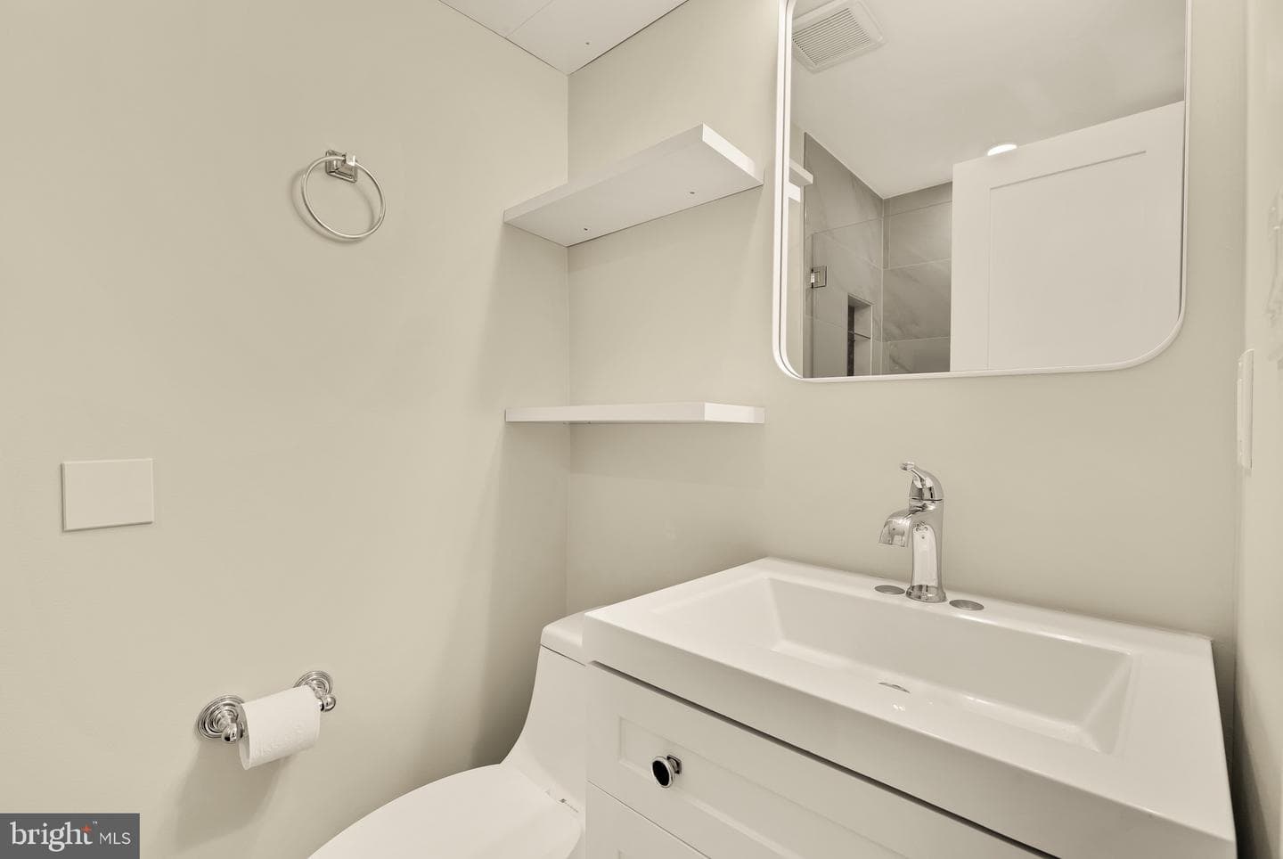 2556 University Place NW #302 photo 14