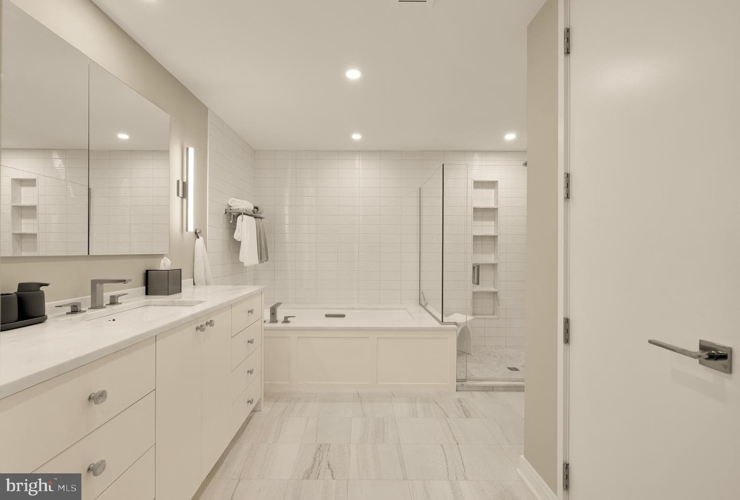 1045 31st Street NW #104 photo 35