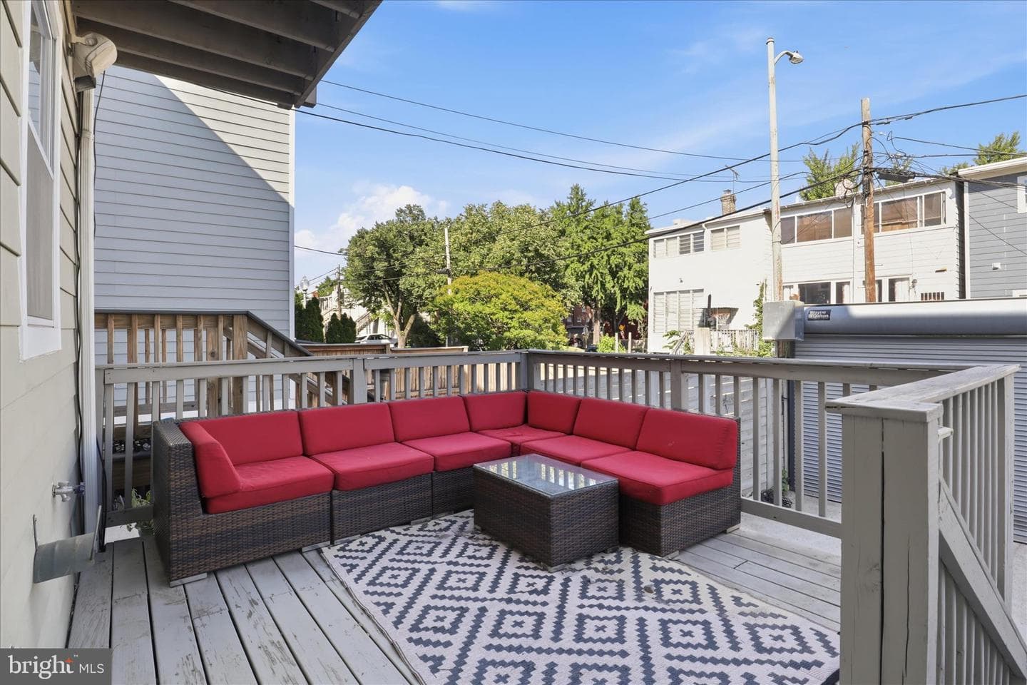 1119 Staples Street NE photo 32