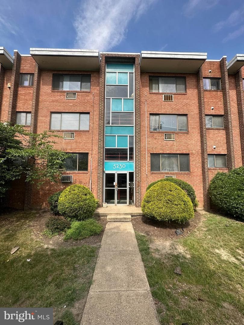 5230 North Capitol Street NW #204 photo 1