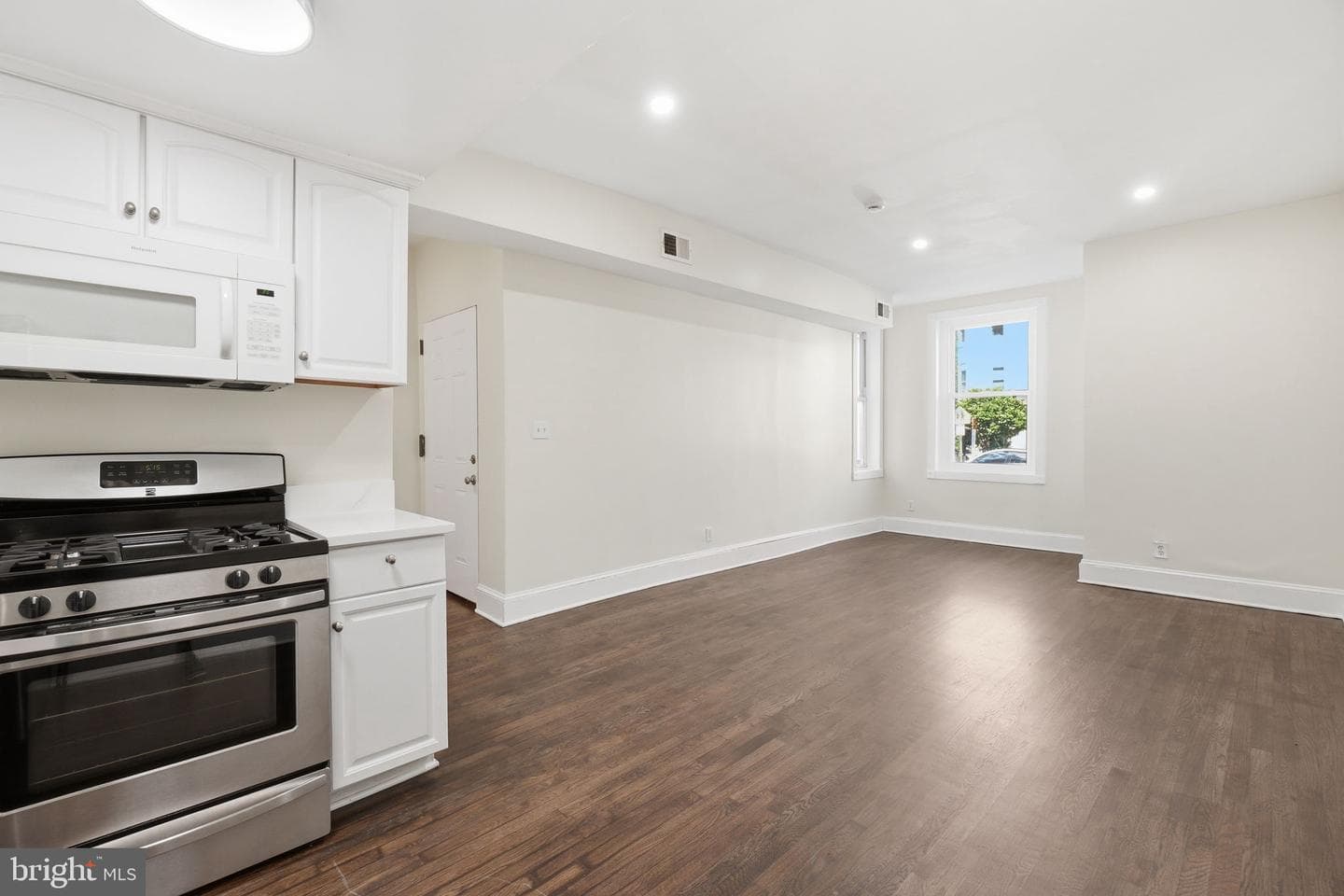 1038 6th Street NE #101 photo 5