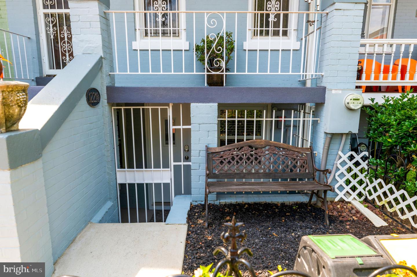 1221 E Street SE photo 3