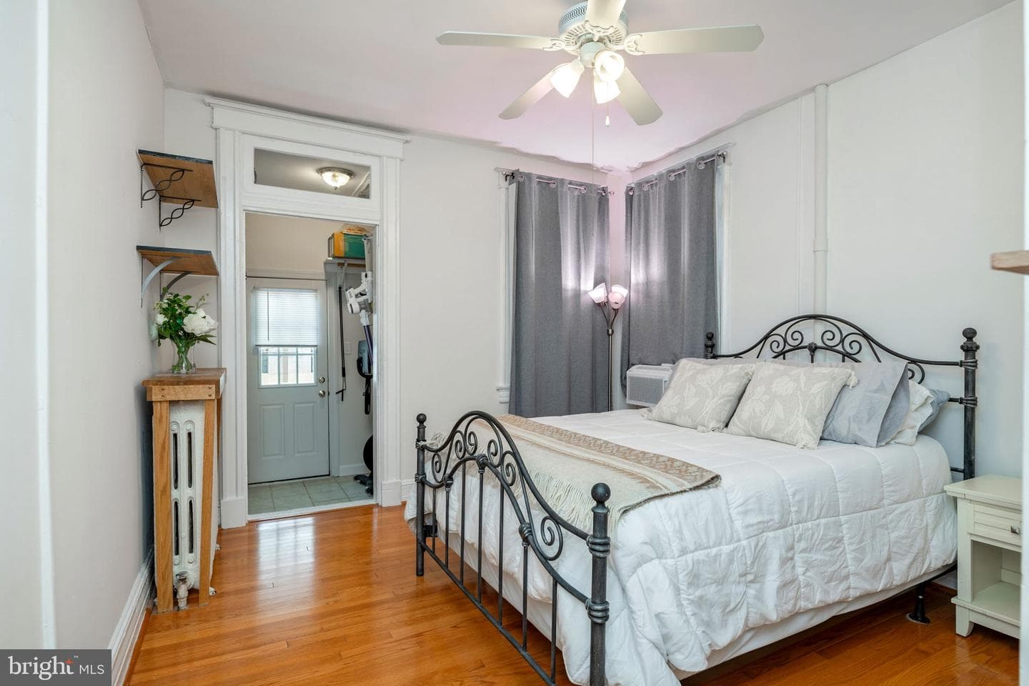 1221 E Street SE photo 40