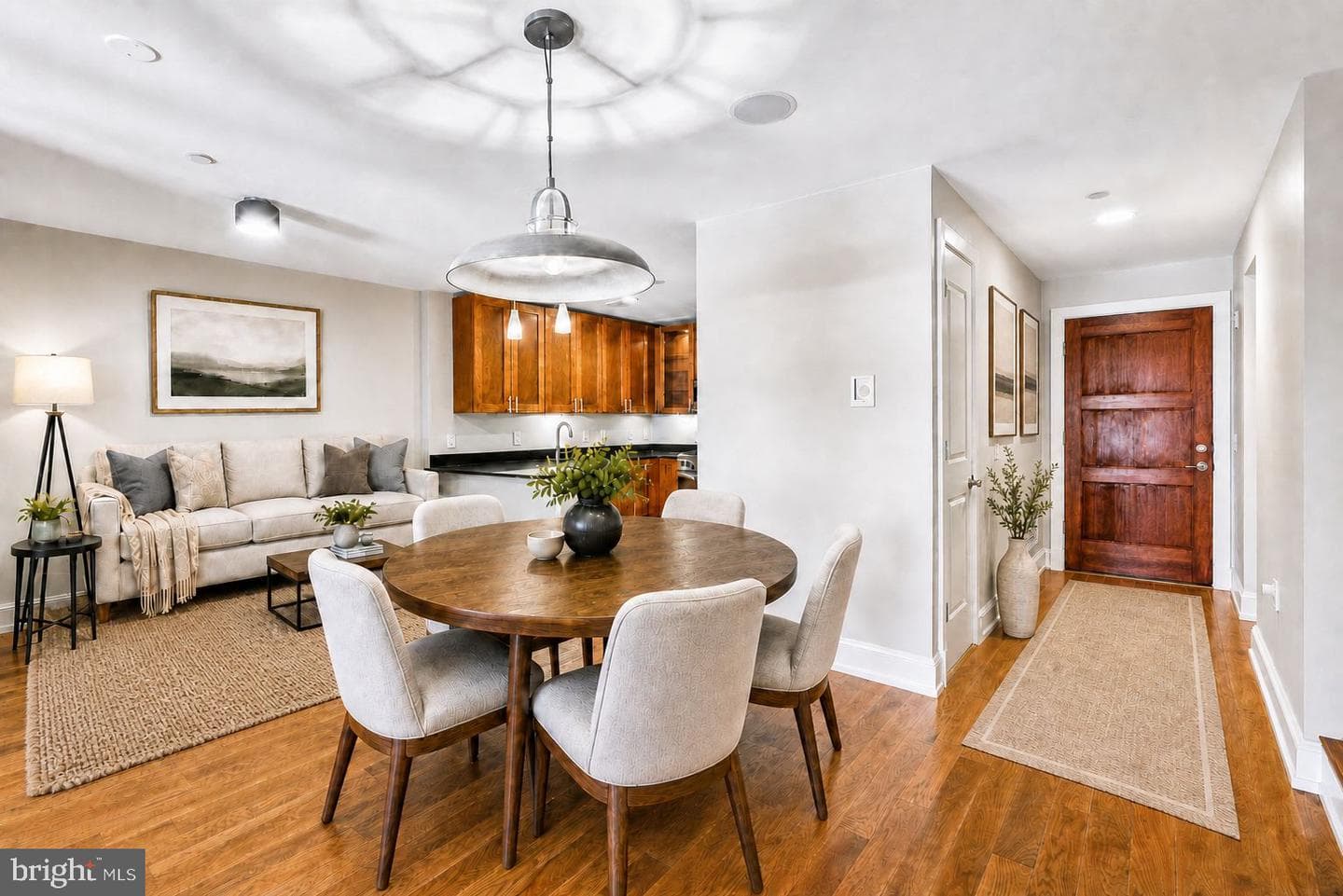 215 I Street NE #103 photo 4
