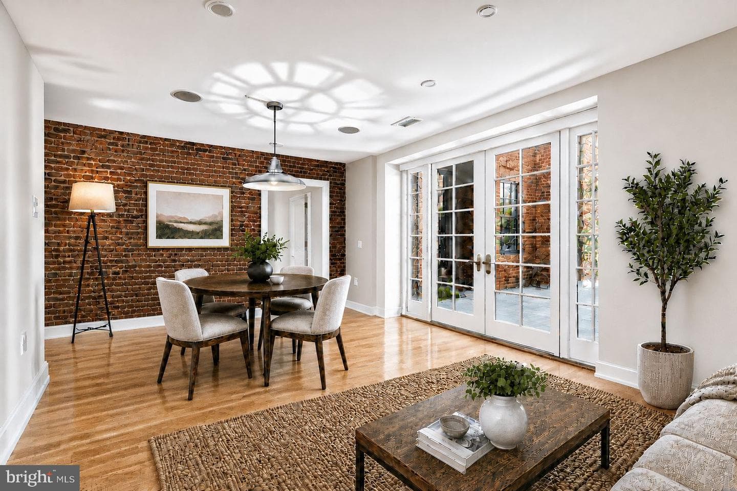 215 I Street NE #103 photo 5
