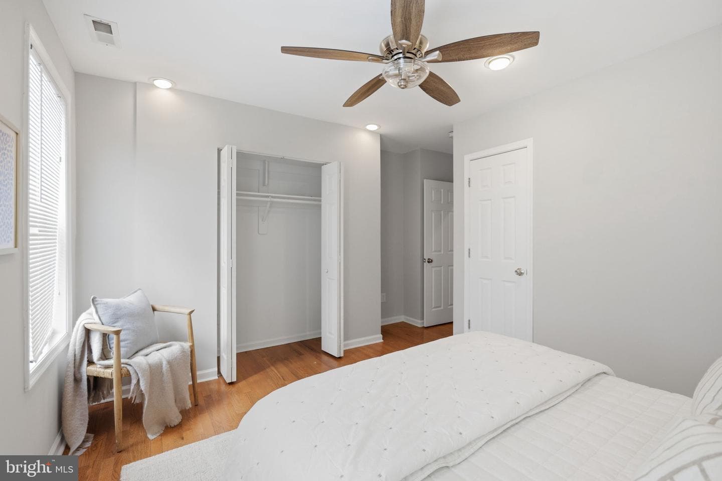 2210 Bryan Place SE photo 12