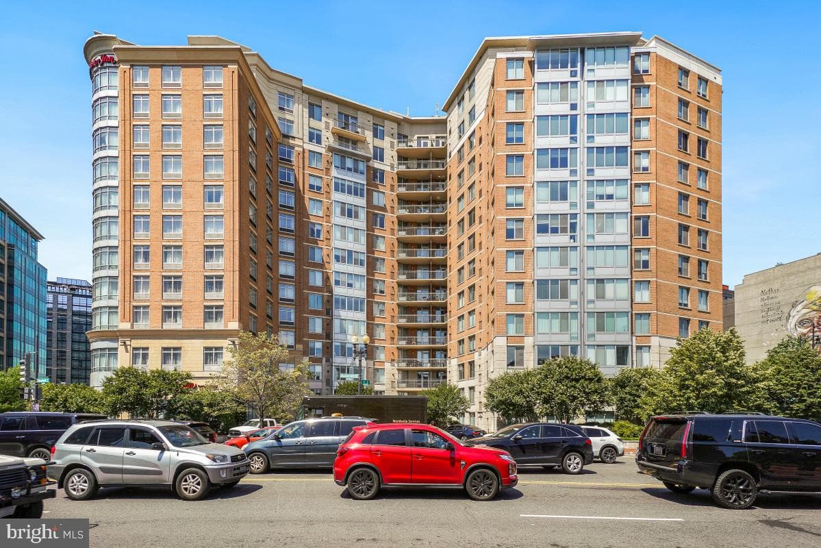 555 Massachusetts Avenue NW #1419 photo 28