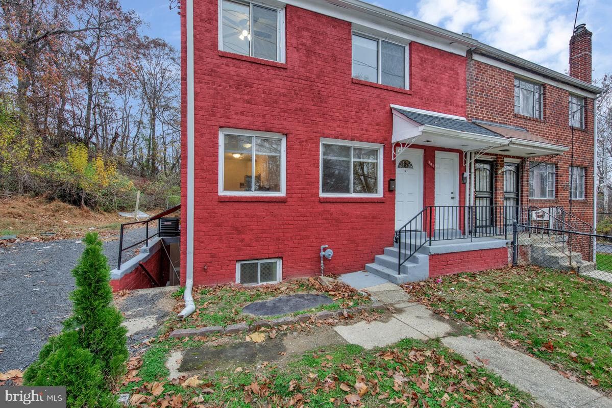 107 Joliet Street SW photo 3