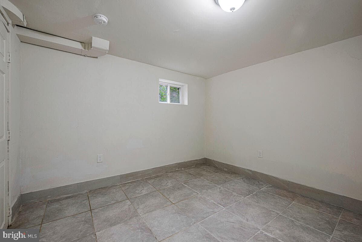 107 Joliet Street SW photo 49