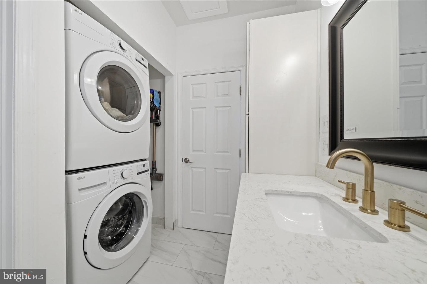 3206 Loud Place SE photo 14