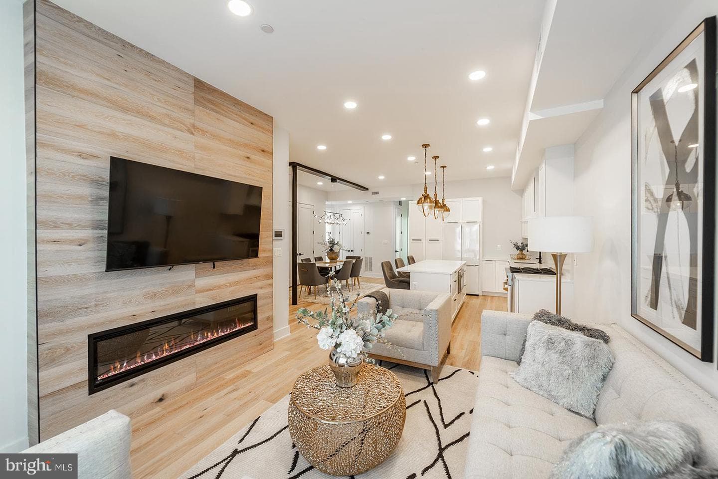 1215 Holbrook Terrace NE #1 photo 2