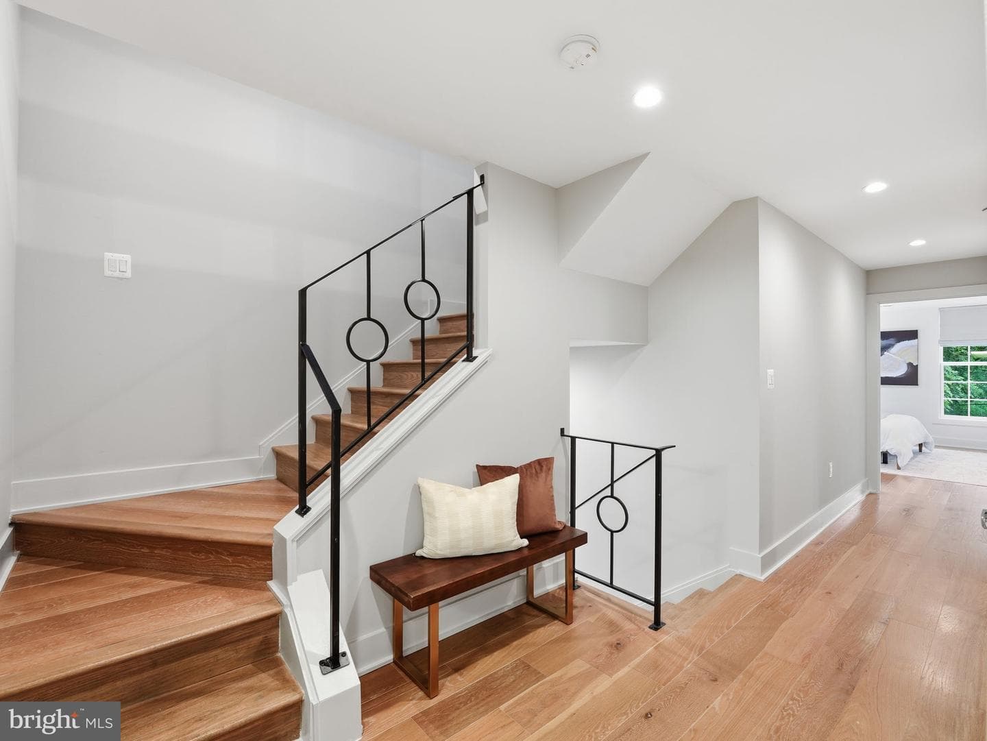 1248 Hamlin Street NE photo 22