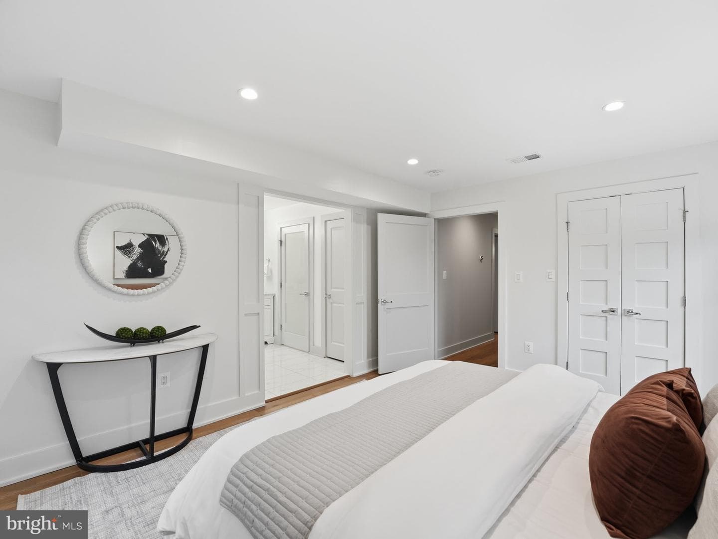 1248 Hamlin Street NE photo 24
