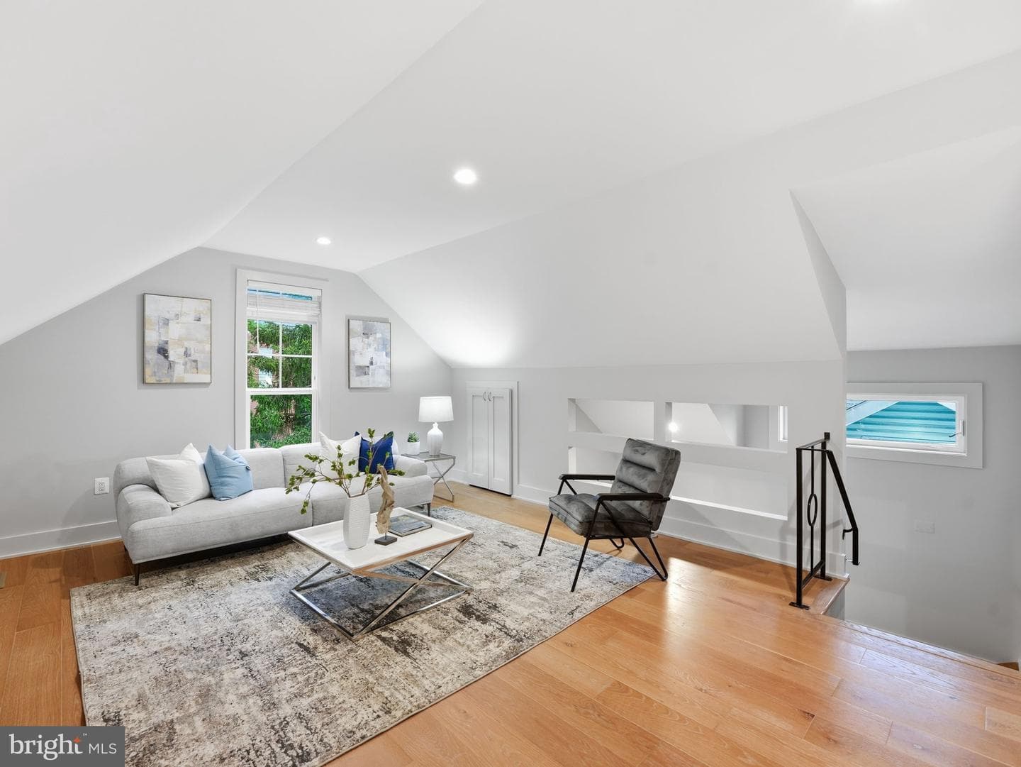 1248 Hamlin Street NE photo 34