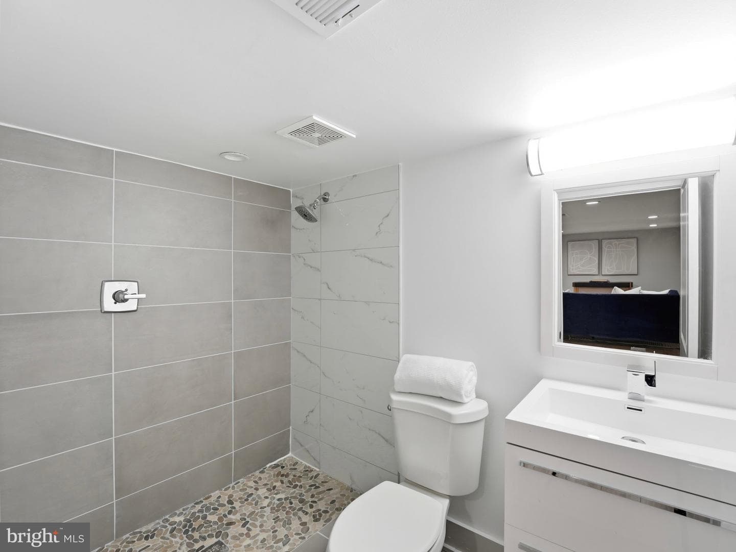 1248 Hamlin Street NE photo 43