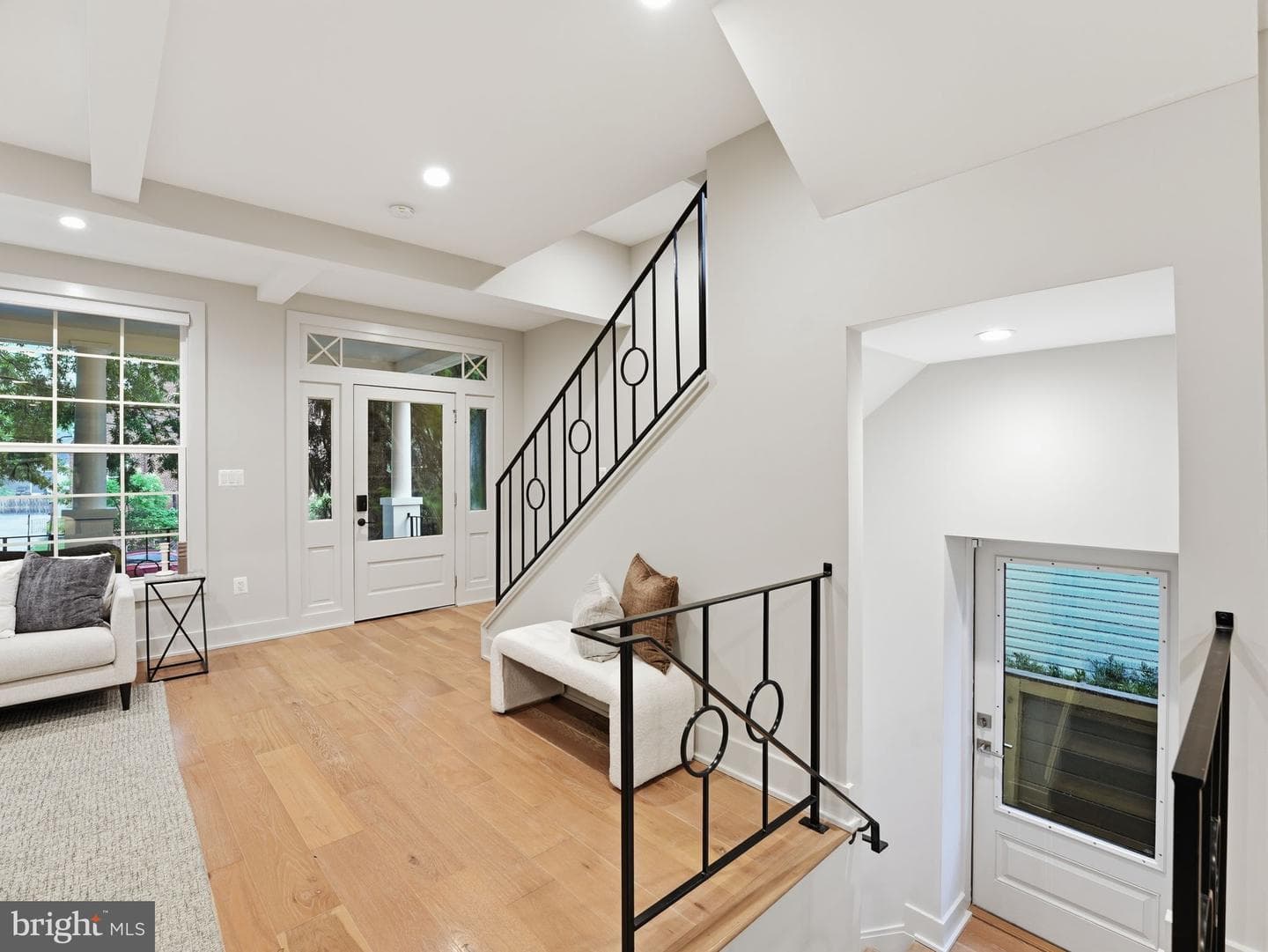 1248 Hamlin Street NE photo 9