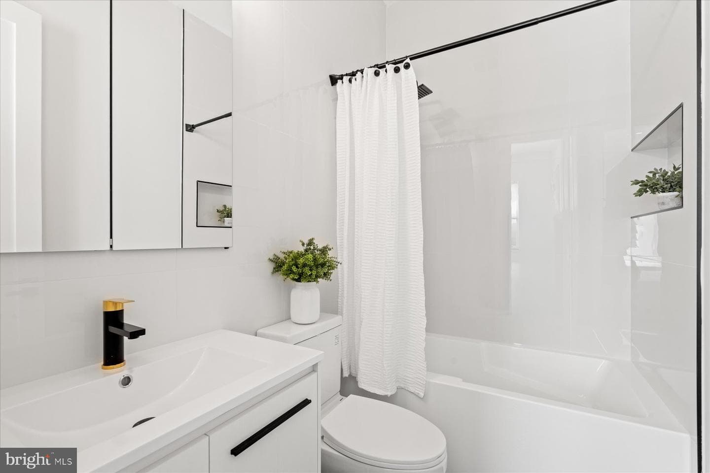 1215 Holbrook Terrace NE #3 photo 34