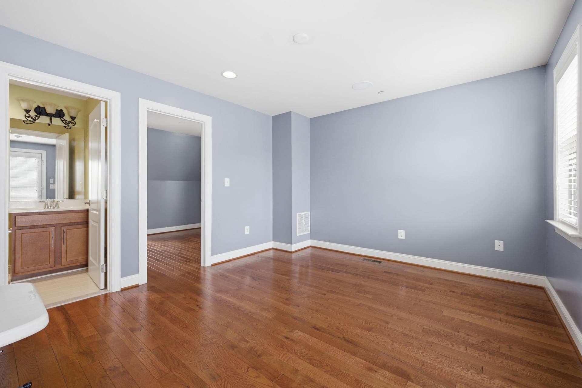 6109 Solent Place NE photo 18