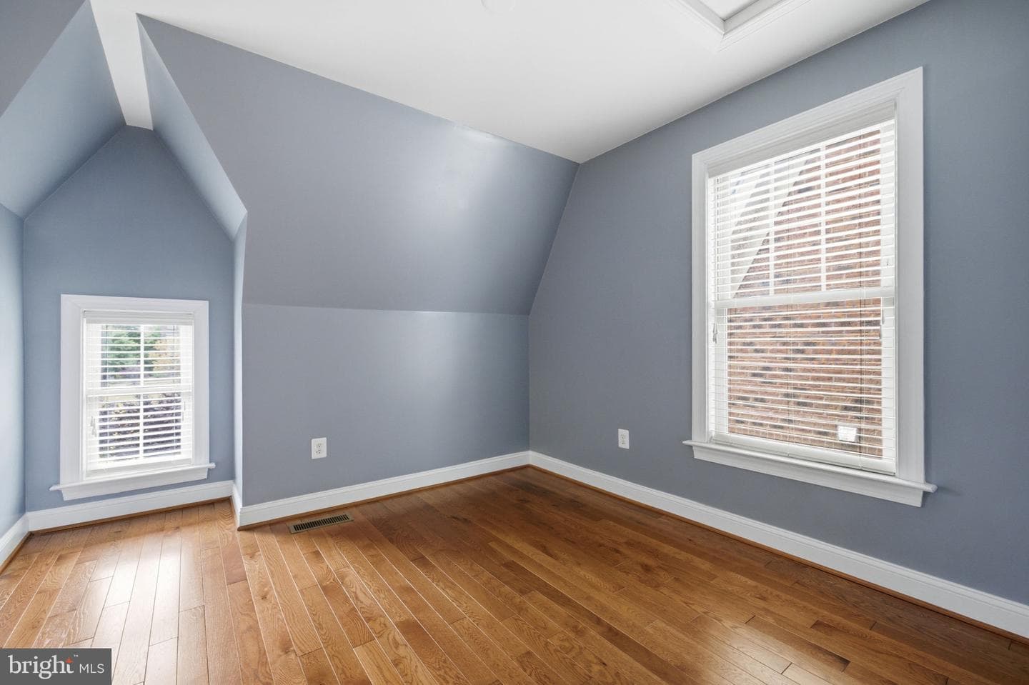6109 Solent Place NE photo 24