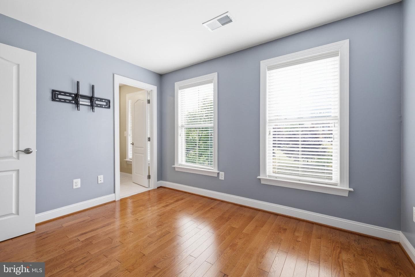 6109 Solent Place NE photo 28