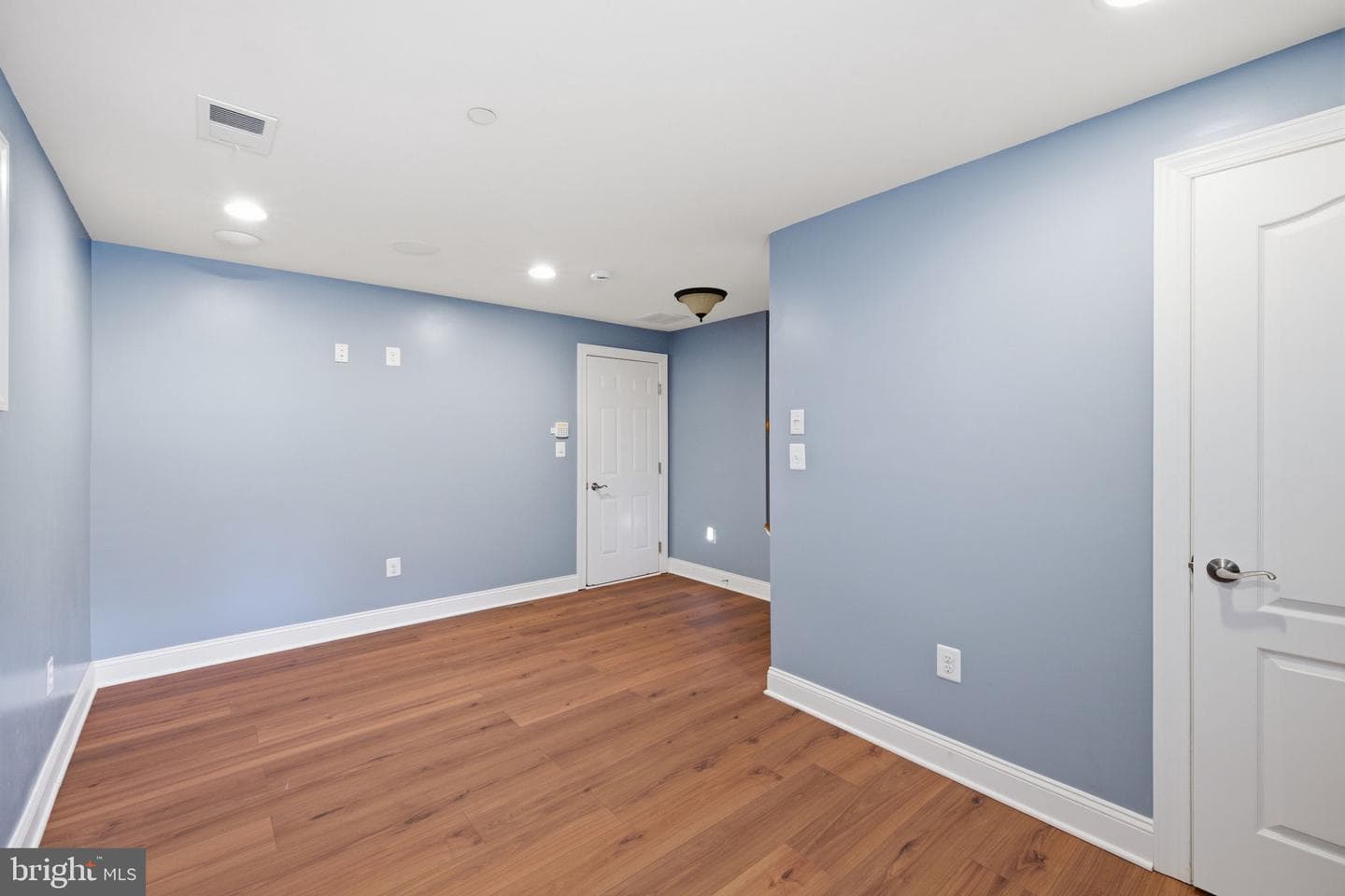 6109 Solent Place NE photo 31