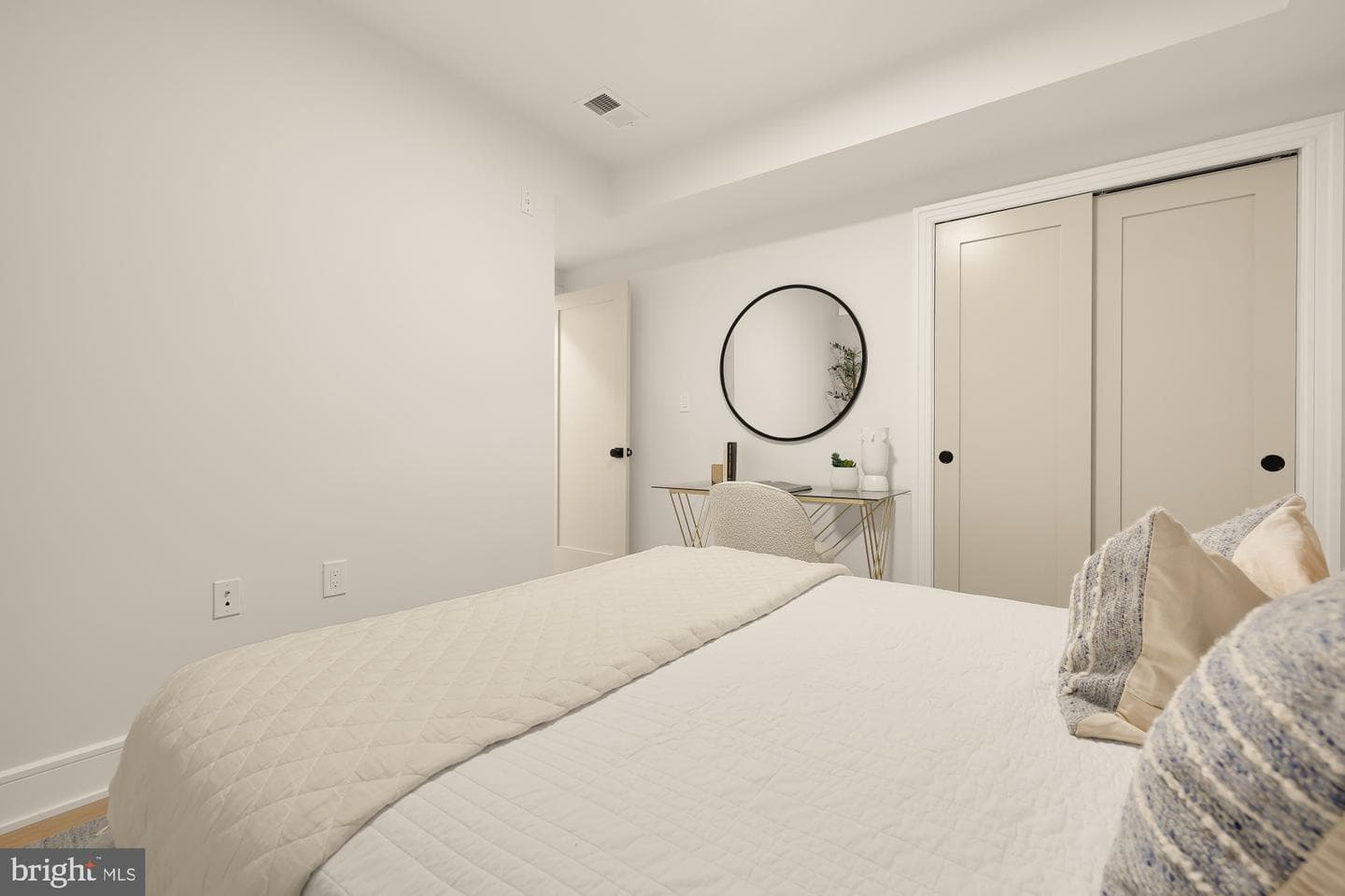 1463 Harvard Street NW #2 photo 15