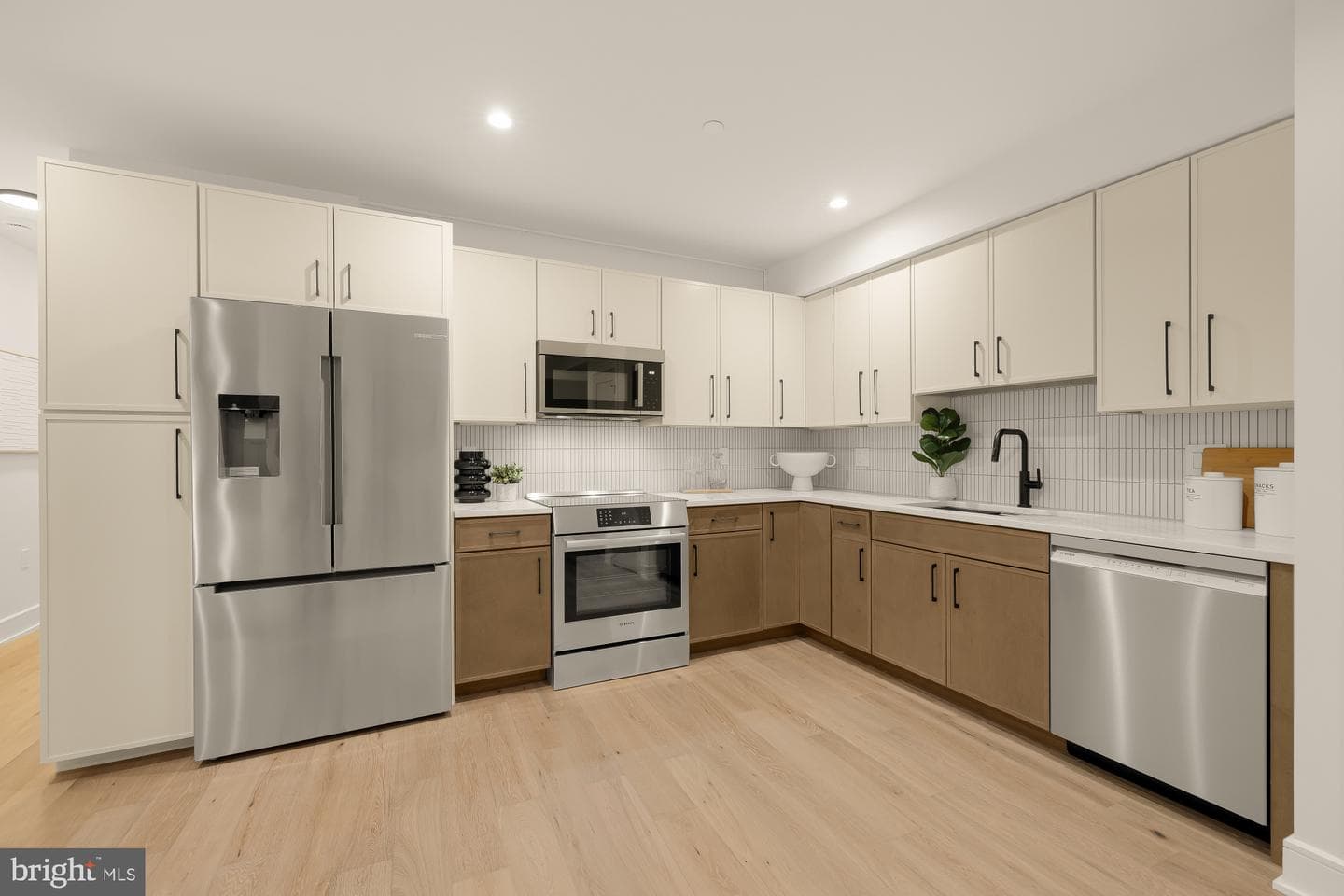 1463 Harvard Street NW #2 photo 8