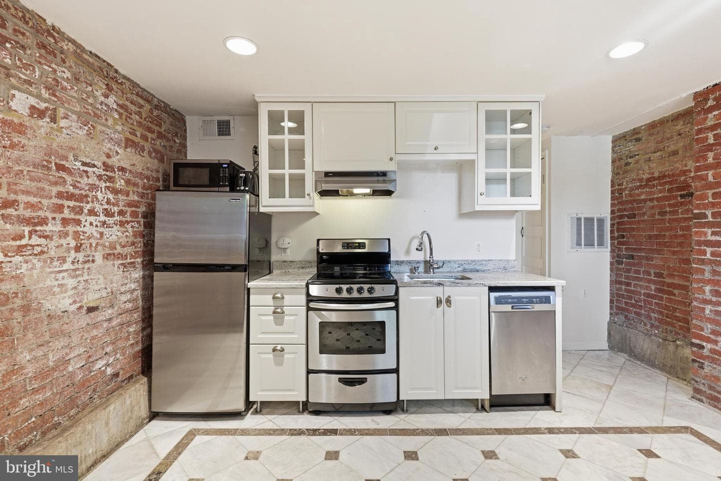 1227 1st Street NW photo 28