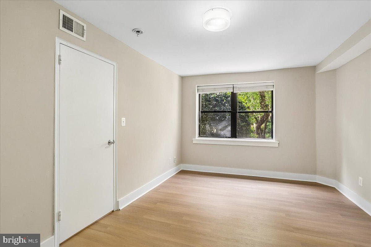 212 Oakwood Street SE #113 photo 25