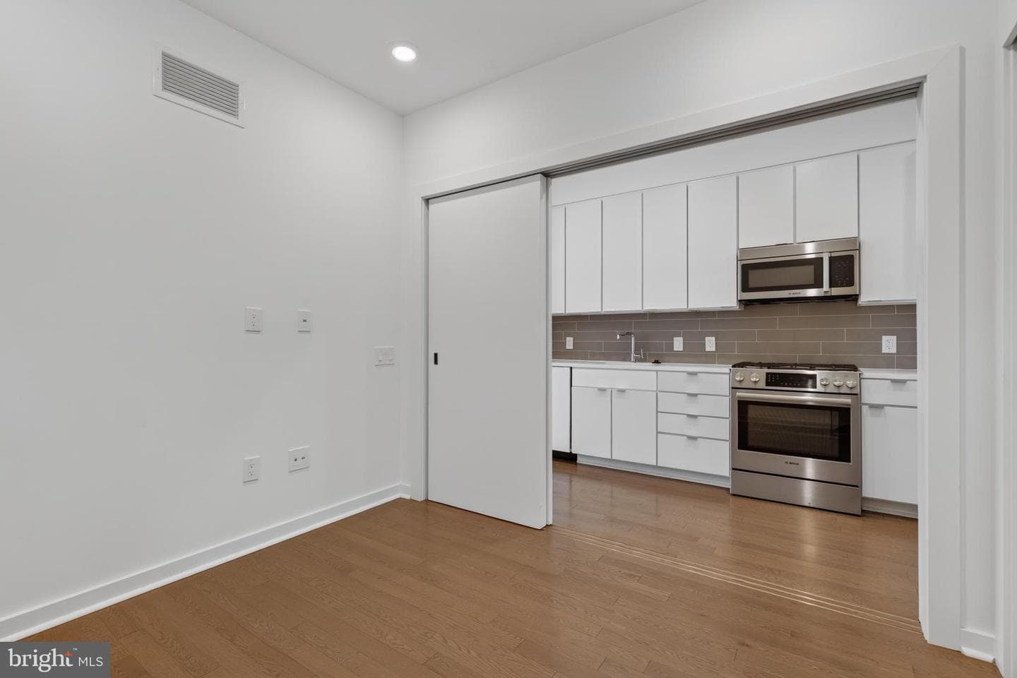 300 8th Street NE #209 photo 9