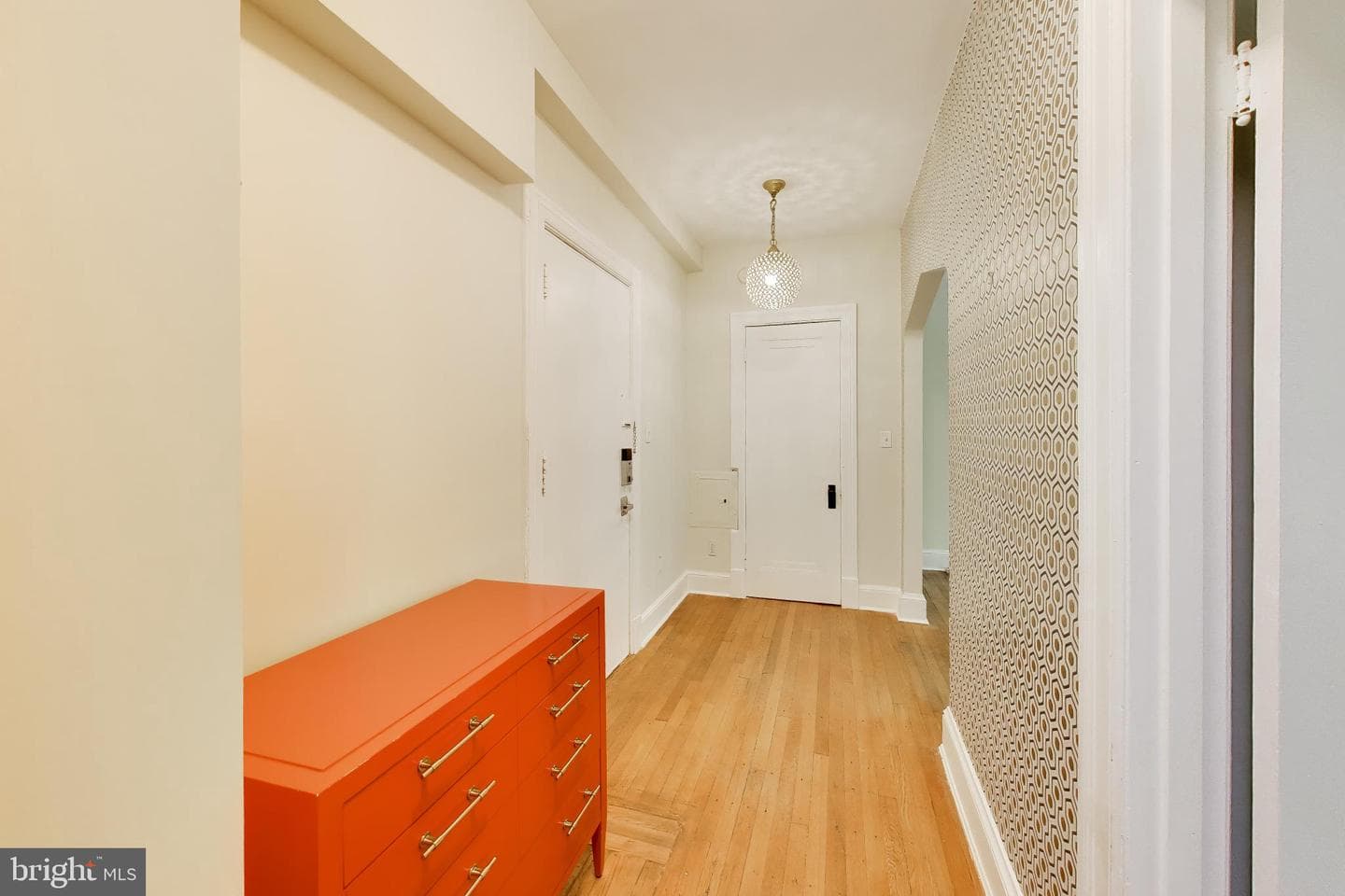 5402 Connecticut Avenue NW #204 photo 4