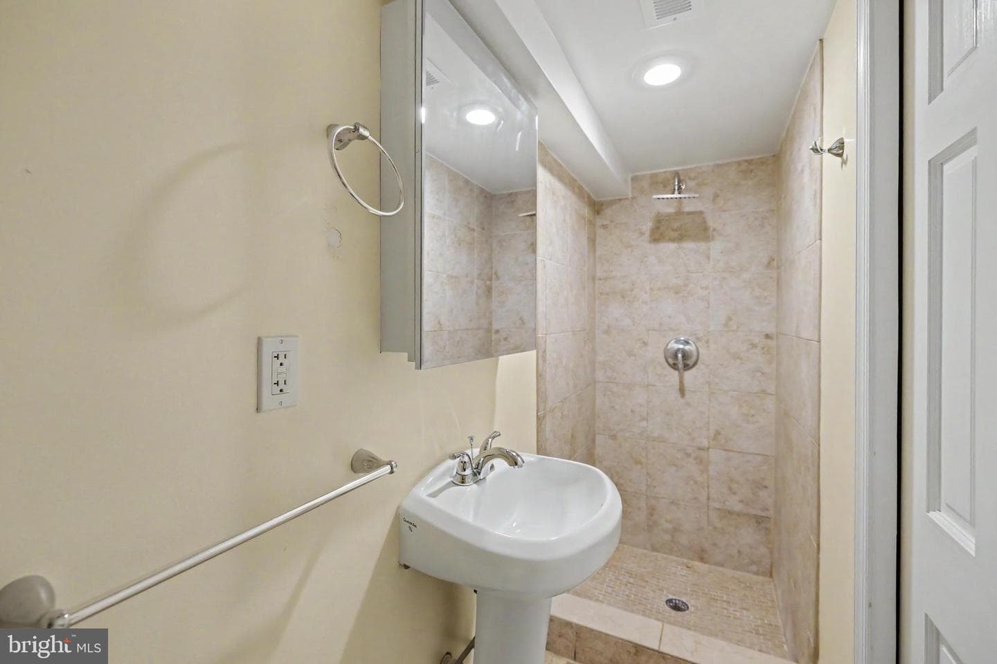 1466 Ogden Street NW photo 35