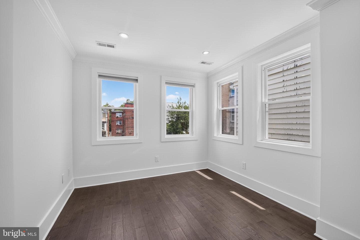 615 11th Street NE photo 26